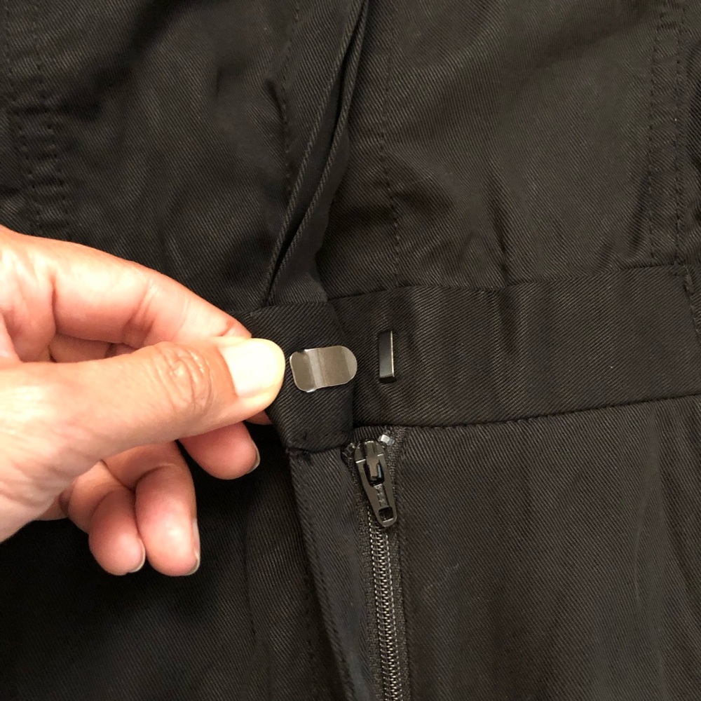 Banana Republic Tencel Black Tapered Leg Long Sleeves Utility Flight Jumpsuit 4 - Picture 9 of 16